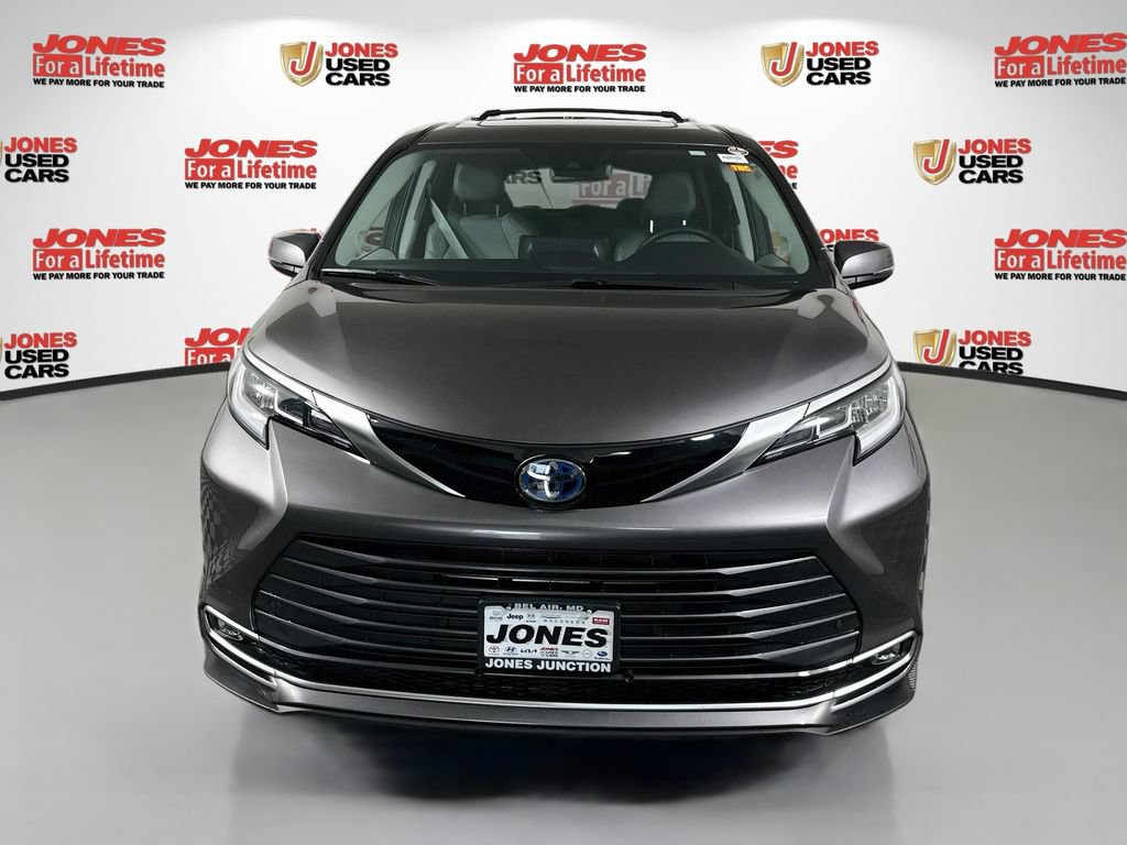 Certified 2024 Toyota Sienna Limited AWD/4WD image 13