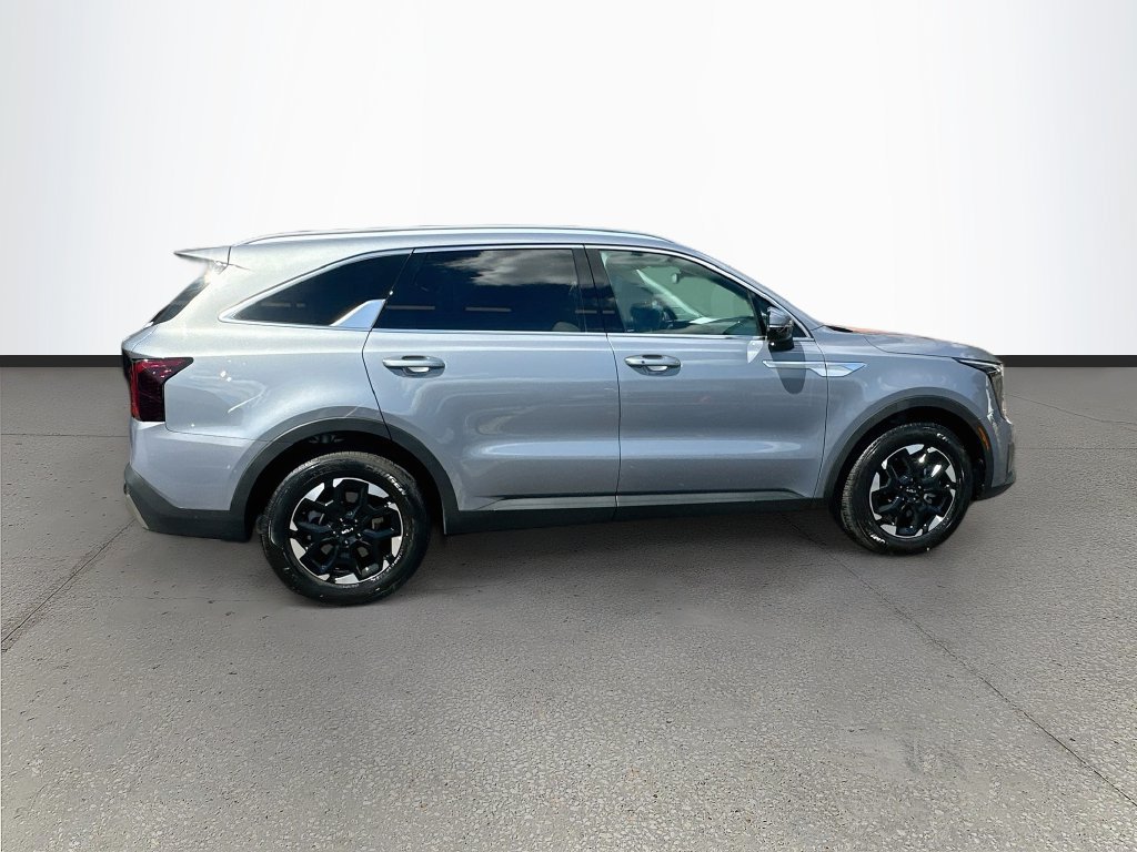 Used 2025 Kia Sorento S FWD image 8