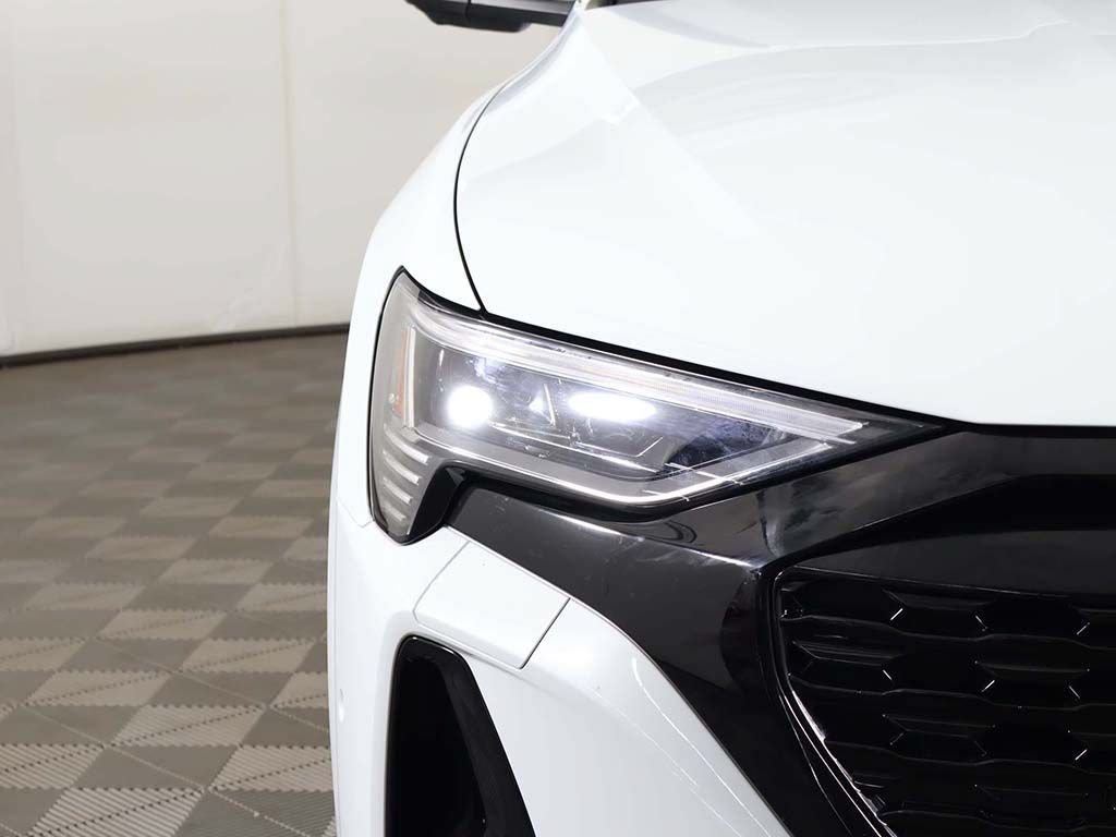 Used 2024 Audi Q8 e-tron Prestige w/ Prestige Package AWD/4WD image 18