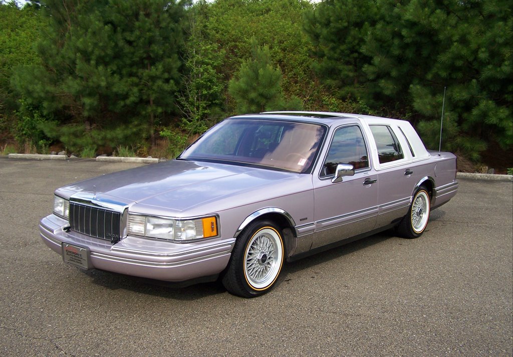 Used 1991 Lincoln Town Car Signature