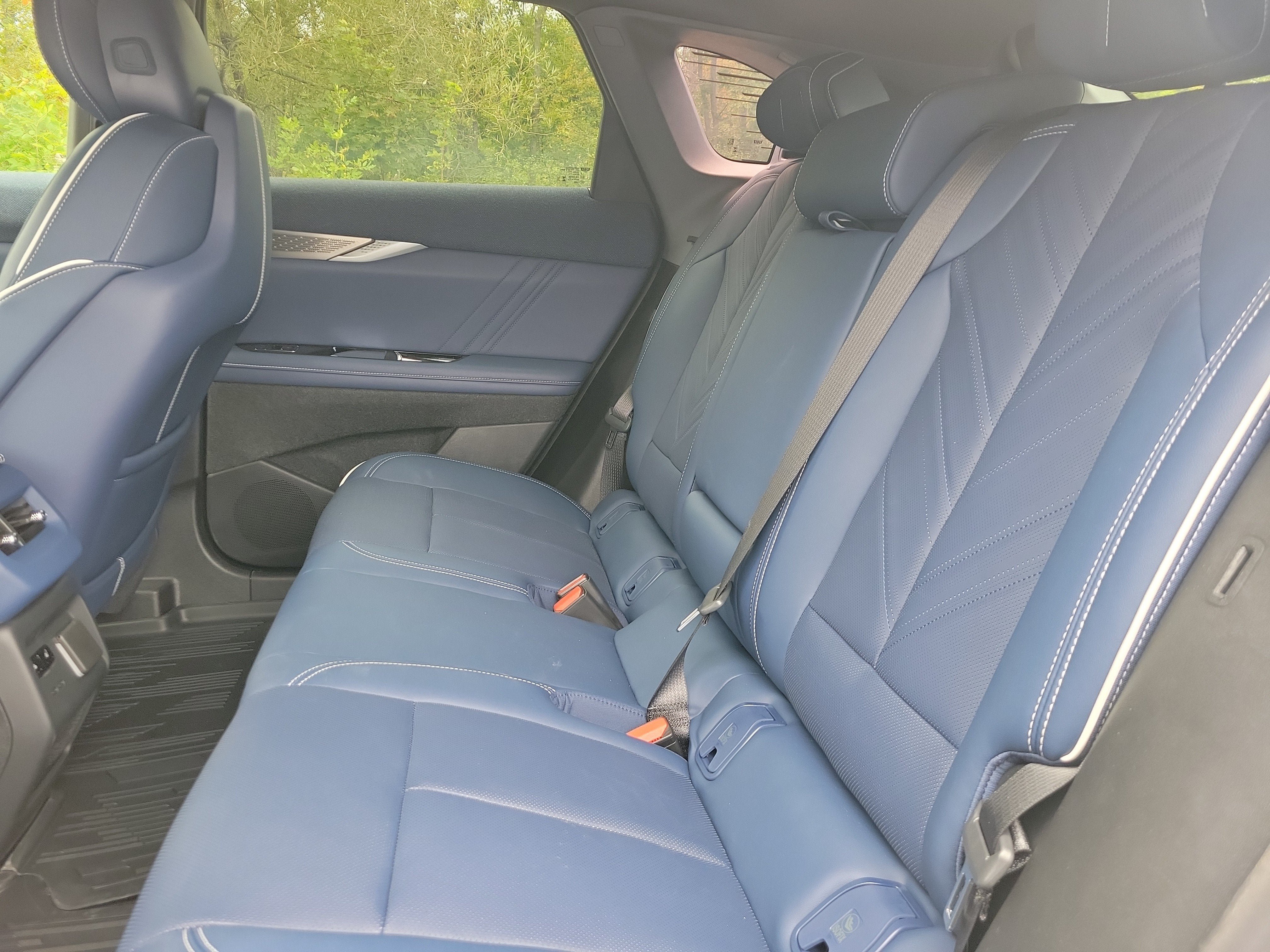 New 2027 Cadillac Optiq Premium Luxury w/ LPO, Floor Liner Package AWD/4WD image 28
