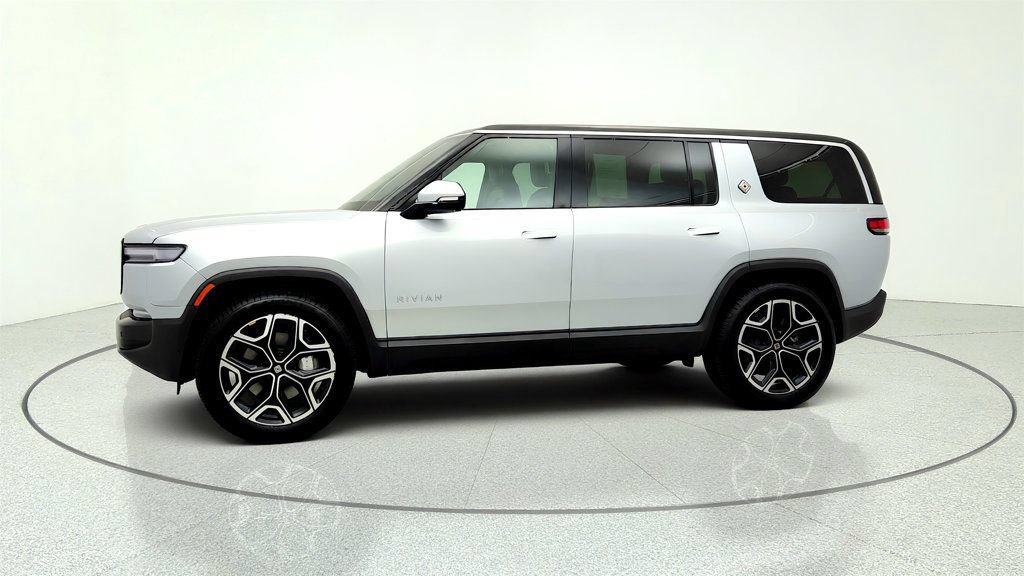 Used 2025 Rivian R1S Adventure Dual AWD/4WD image 8