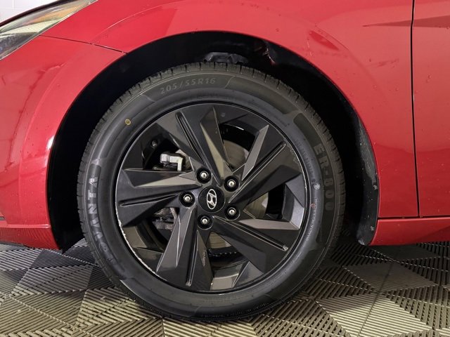 Certified 2021 Hyundai Elantra SEL w/ Convenience Package image 12