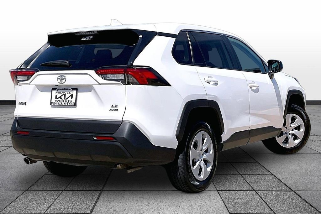 Used 2024 Toyota RAV4 LE AWD/4WD image 13
