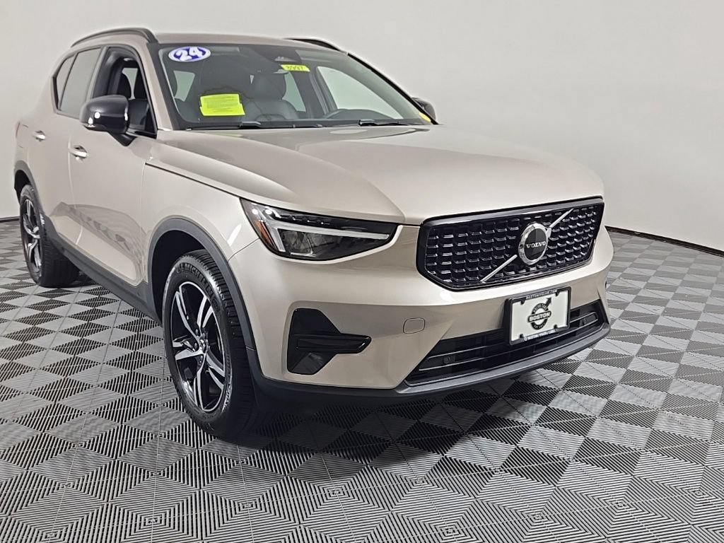 Certified 2024 Volvo XC40 B5 Core AWD/4WD image 2