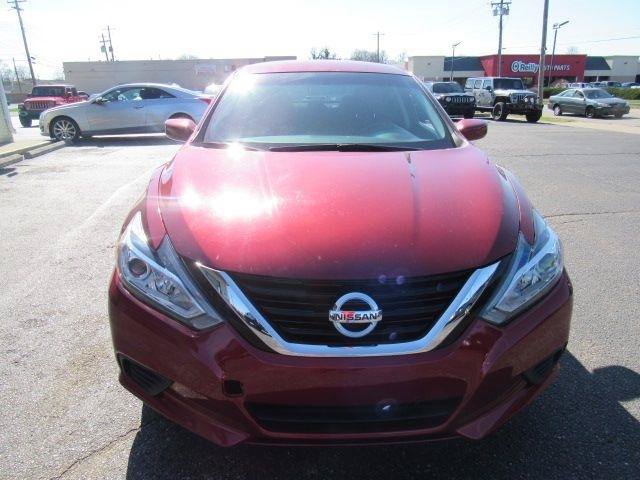 Used 2017 Nissan Altima 2.5 SV FWD image 2