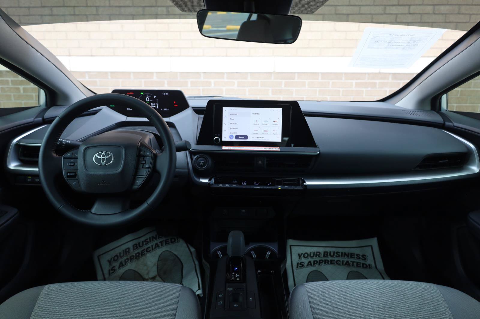 Used 2024 Toyota Prius LE FWD image 29