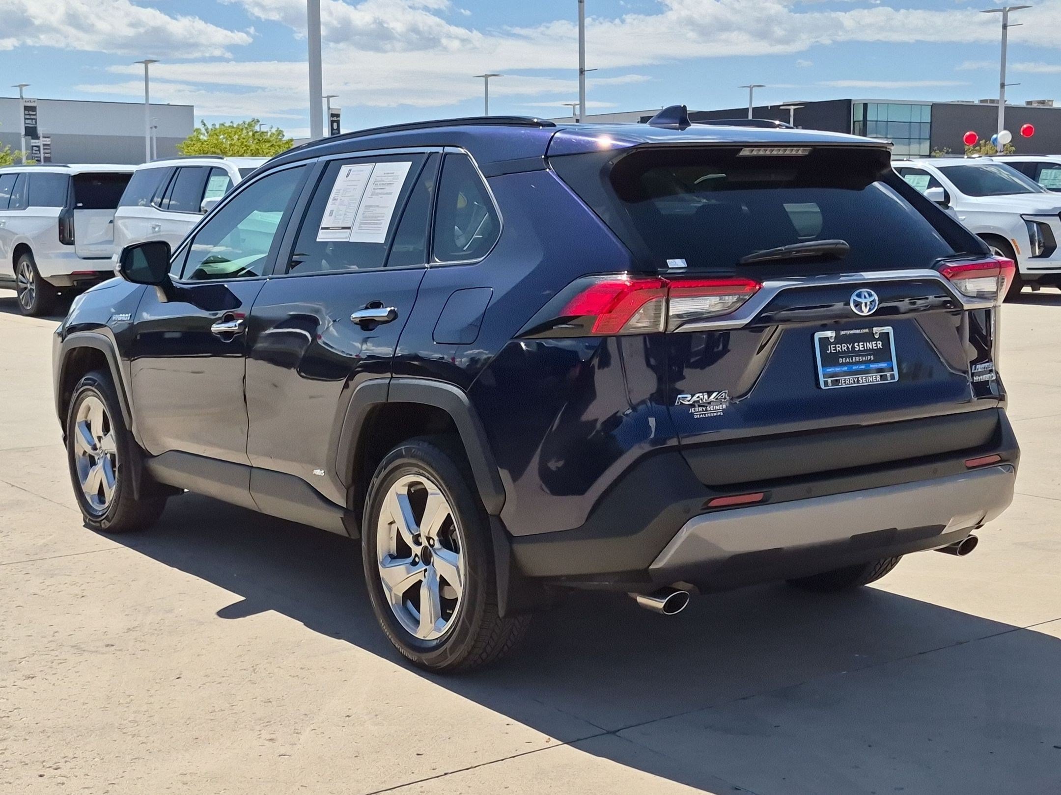 Used 2020 Toyota RAV4 Limited AWD/4WD image 3