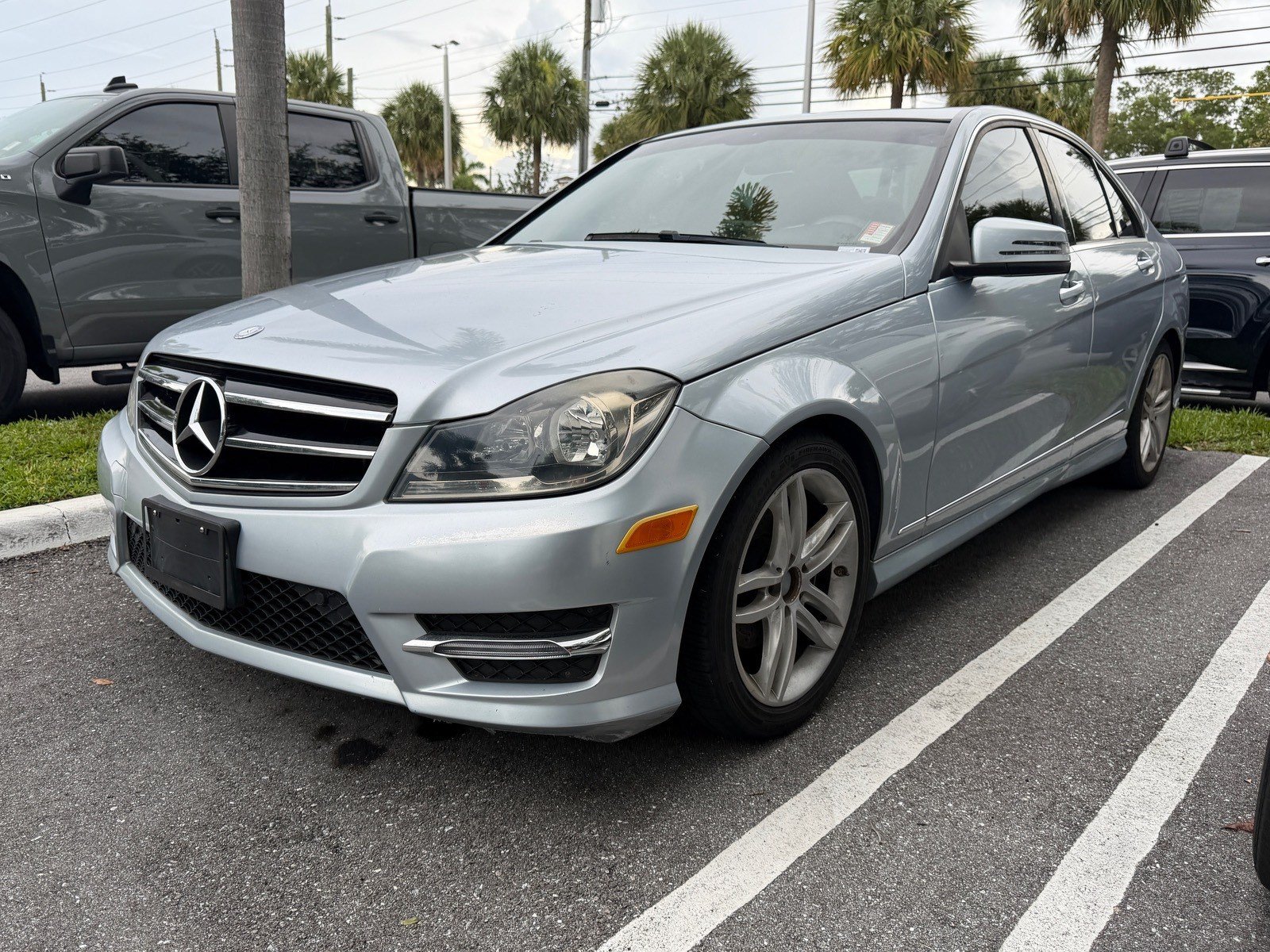 Used 2014 Mercedes-Benz C 250 Sedan image 3
