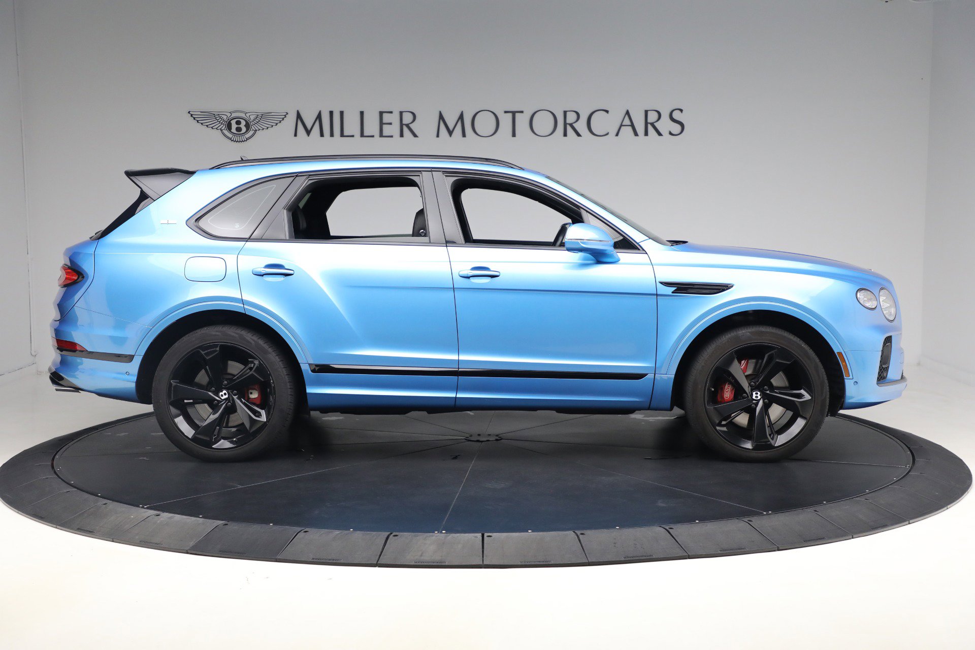 Certified 2021 Bentley Bentayga image 9