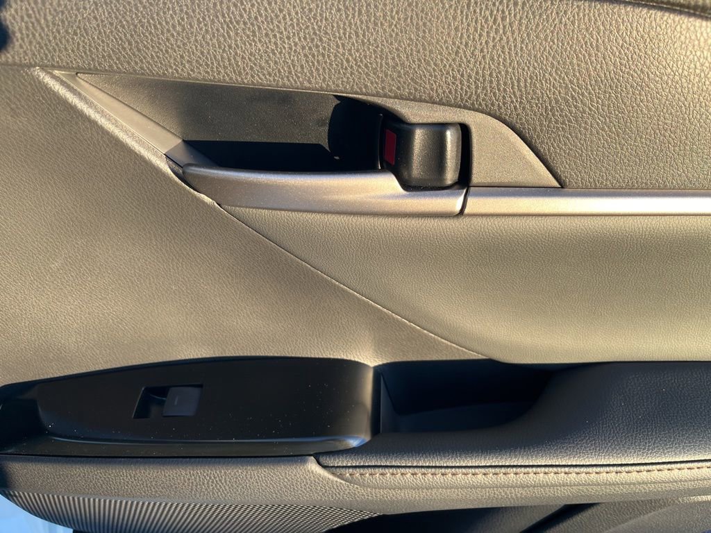 Used 2025 Toyota Camry XLE w/ Premium Package image 55