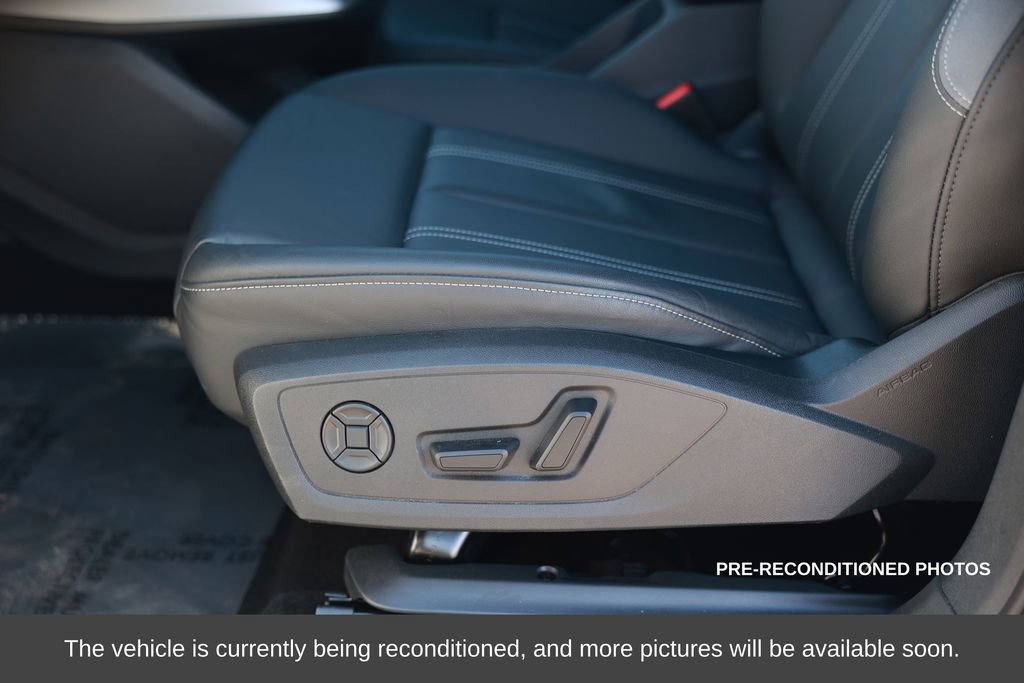Used 2024 Audi Q4 e-tron Premium Plus w/ Premium Plus image 18