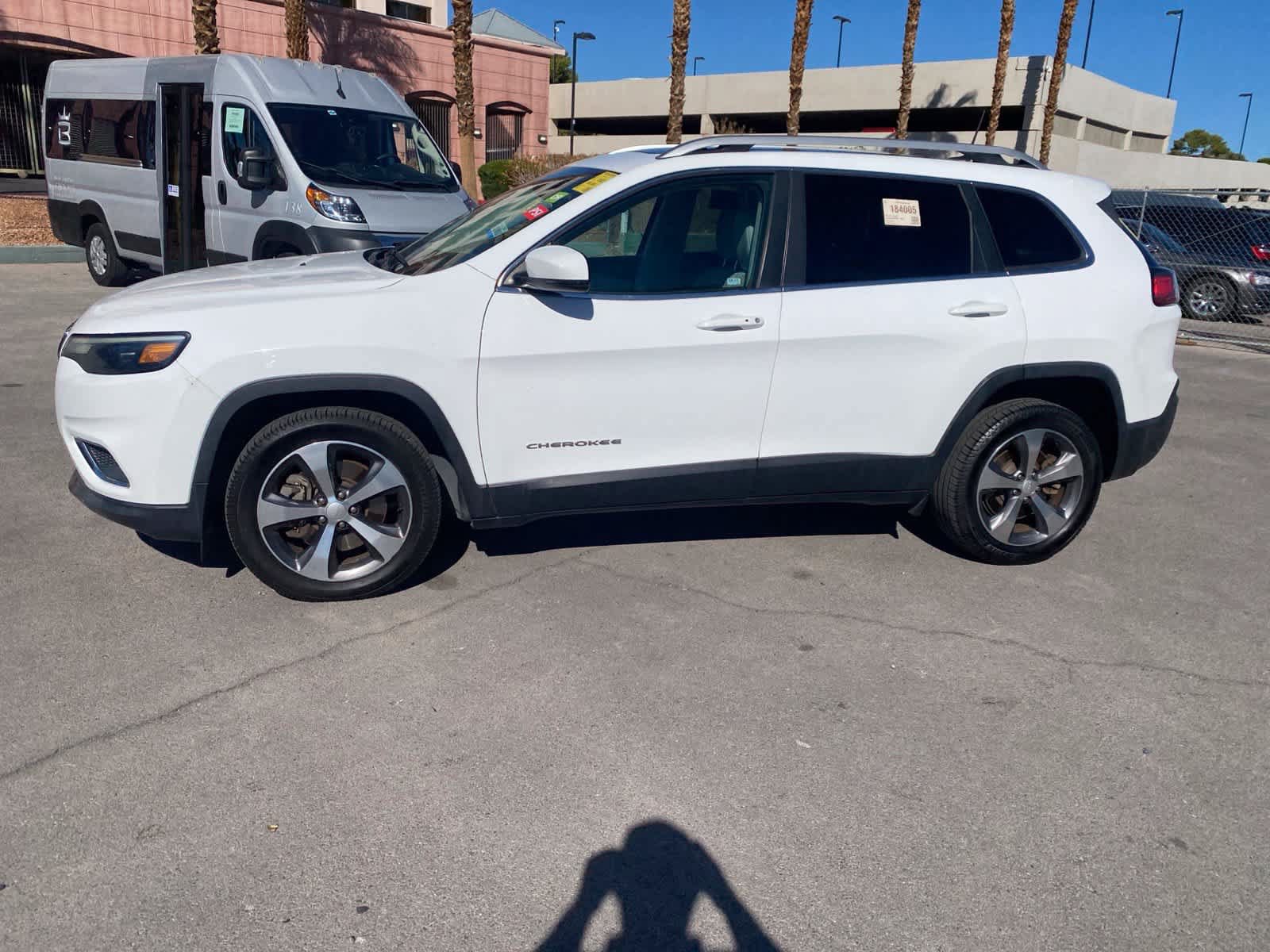 Used 2019 Jeep Cherokee Limited FWD image 9