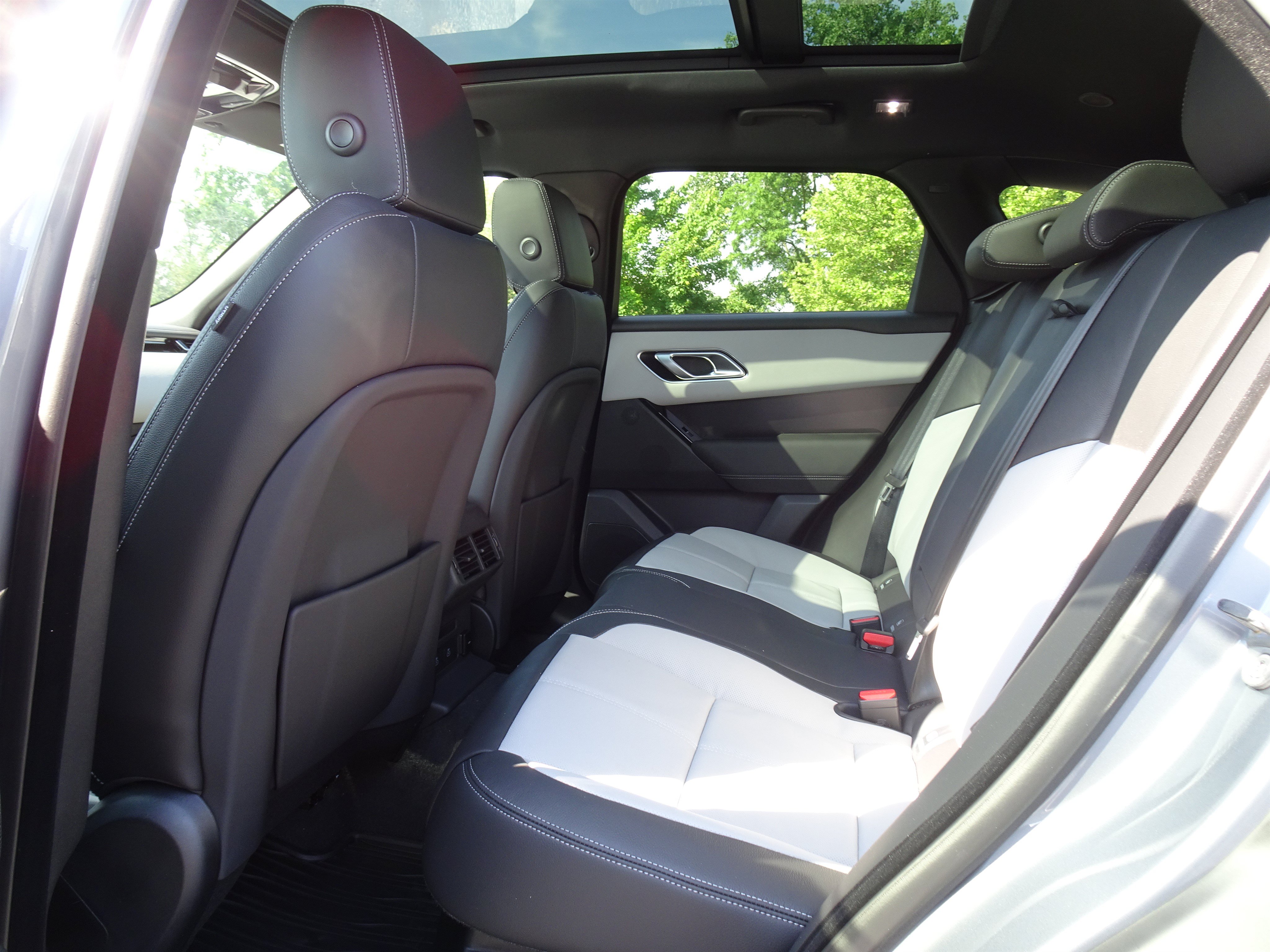 New 2026 Land Rover Range Rover Velar Belgravia AWD/4WD image 24