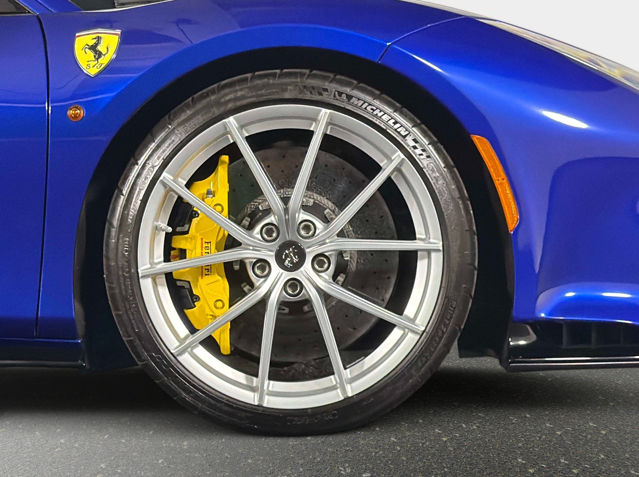 Used 2020 Ferrari 488 Pista Coupe RWD image 3