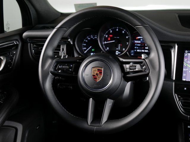 Certified 2026 Porsche Macan AWD/4WD image 15