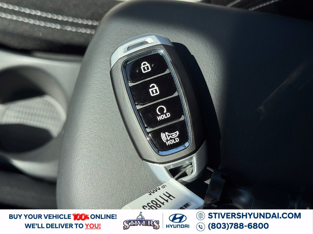 New 2026 Hyundai Venue SEL FWD image 32