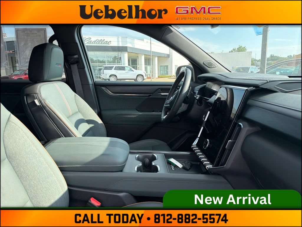 Used 2024 GMC Acadia AT4 AWD/4WD image 2