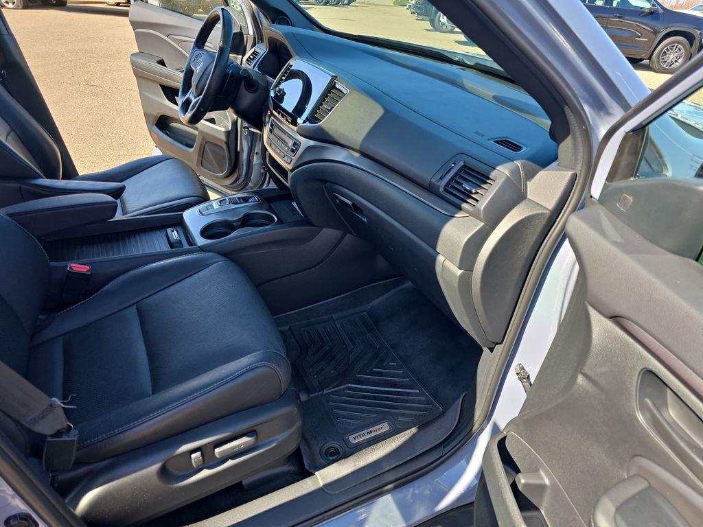 Used 2023 Honda Passport EX-L image 10