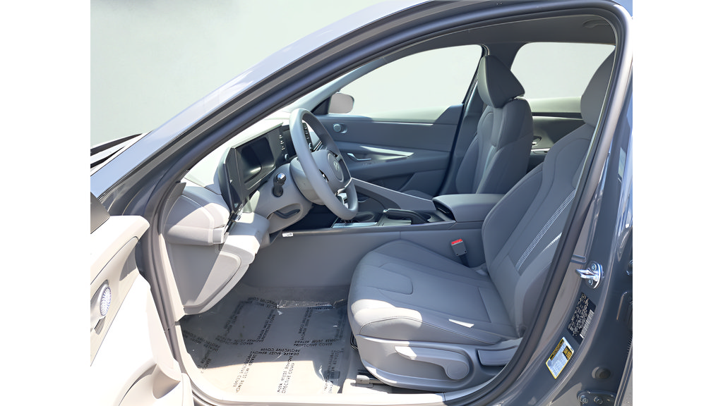 Used 2026 Hyundai Elantra SE FWD image 10
