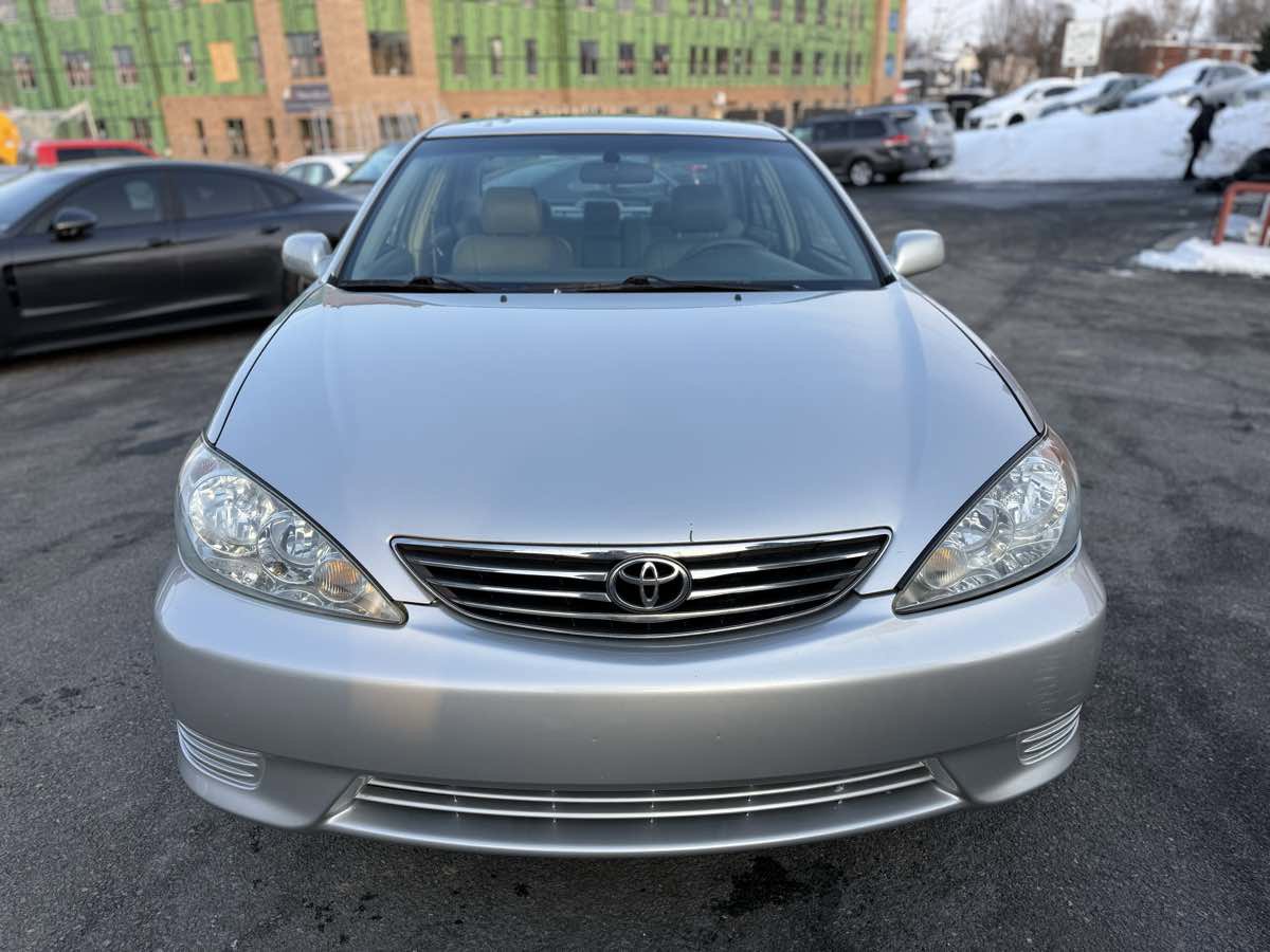 Used 2006 Toyota Camry LE image 2