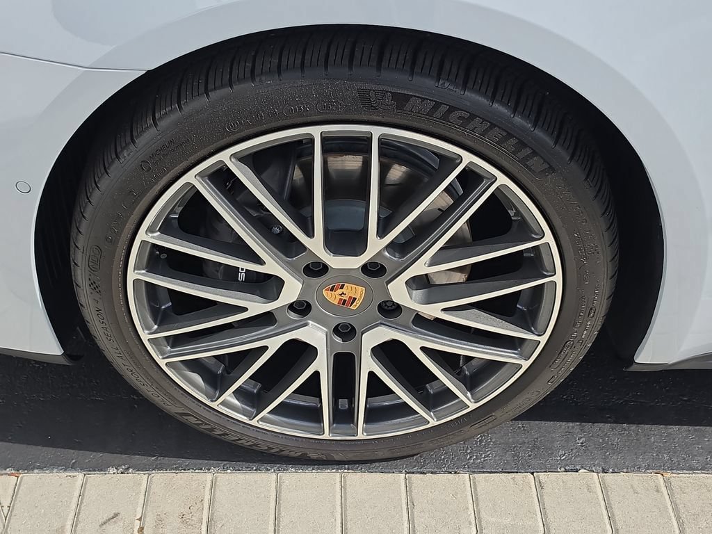 Used 2024 Porsche Panamera w/ Premium Package RWD image 8