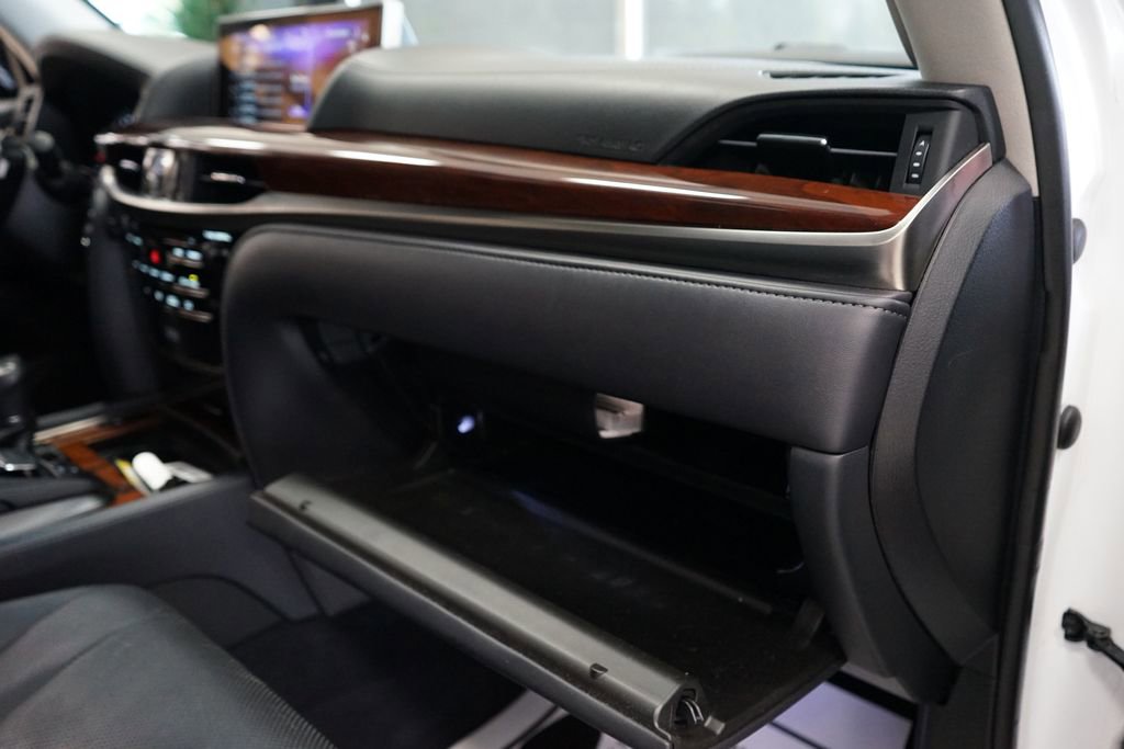 Used 2017 Lexus LX 570 4WD w/ Luxury Package image 59