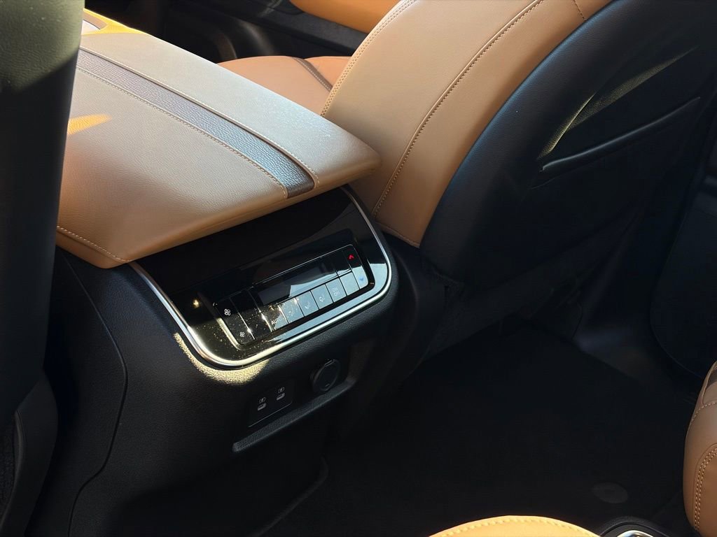 Certified 2025 Nissan Armada SL w/ Captain's Chari Seat Package image 25