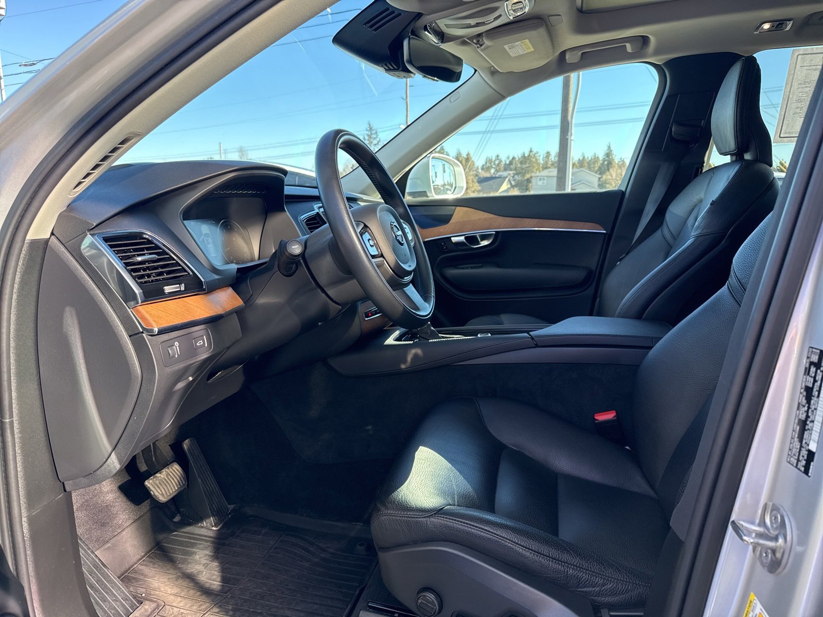 Used 2022 Volvo XC90 T6 Momentum w/ Advanced Package image 8