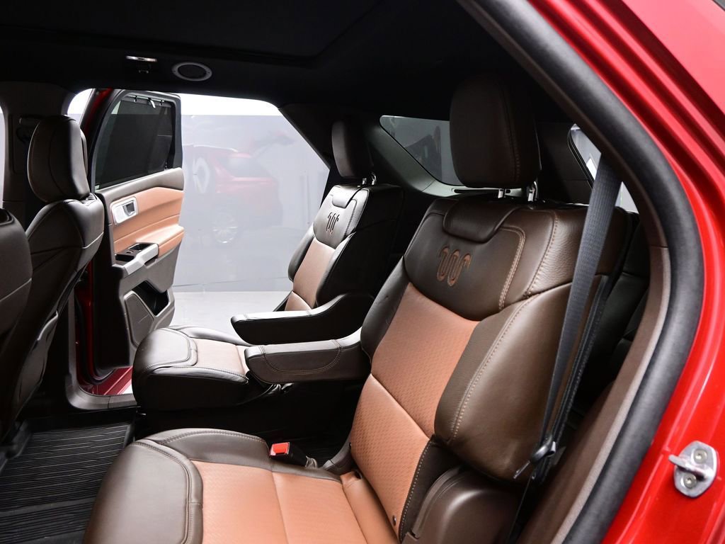 Used 2024 Ford Explorer King Ranch w/ Technology Package image 27