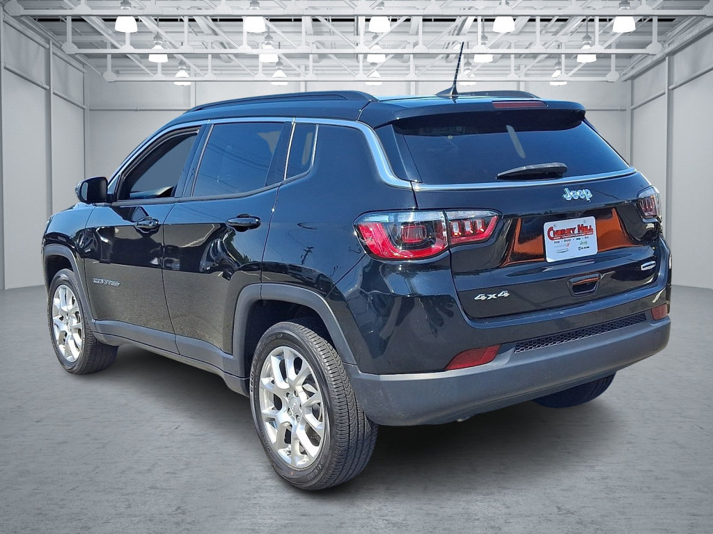 Used 2023 Jeep Compass Latitude AWD/4WD image 7