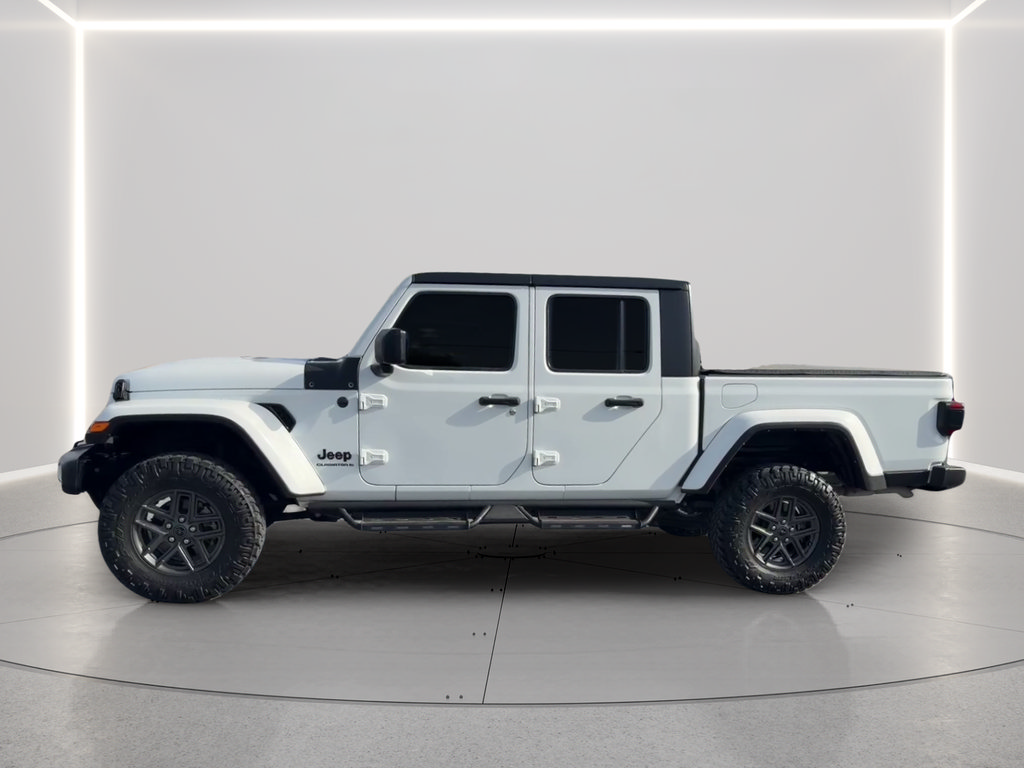Used 2024 Jeep Gladiator Sport AWD/4WD image 8