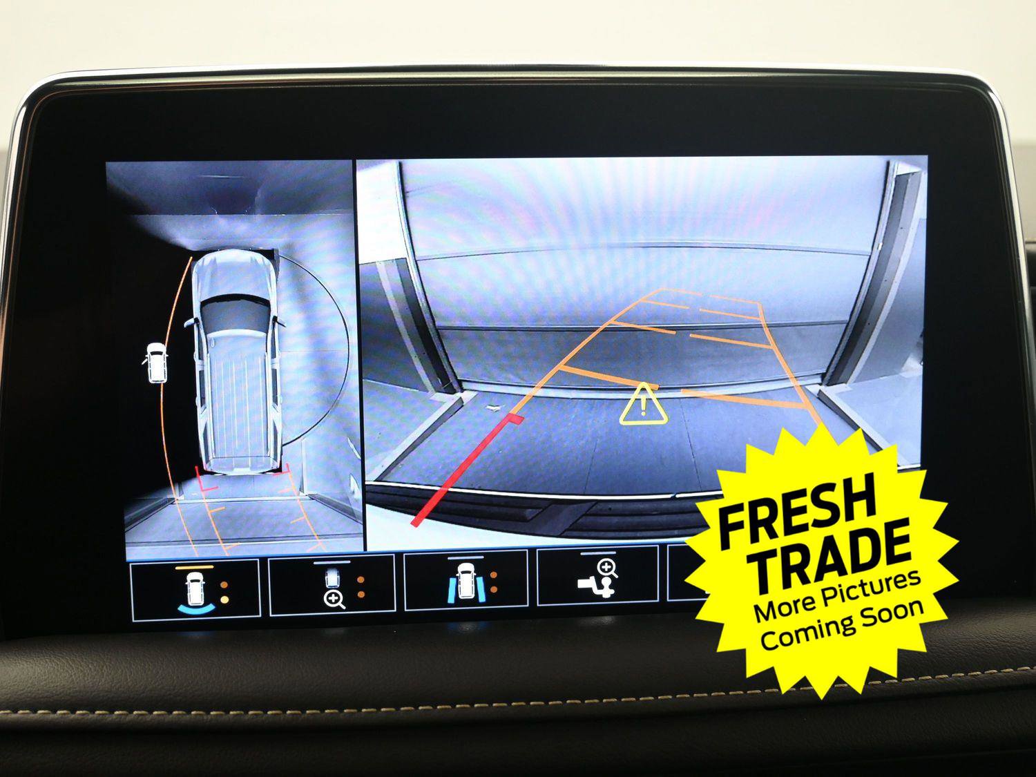 Used 2021 Chevrolet Suburban Premier w/ Premium Package image 33