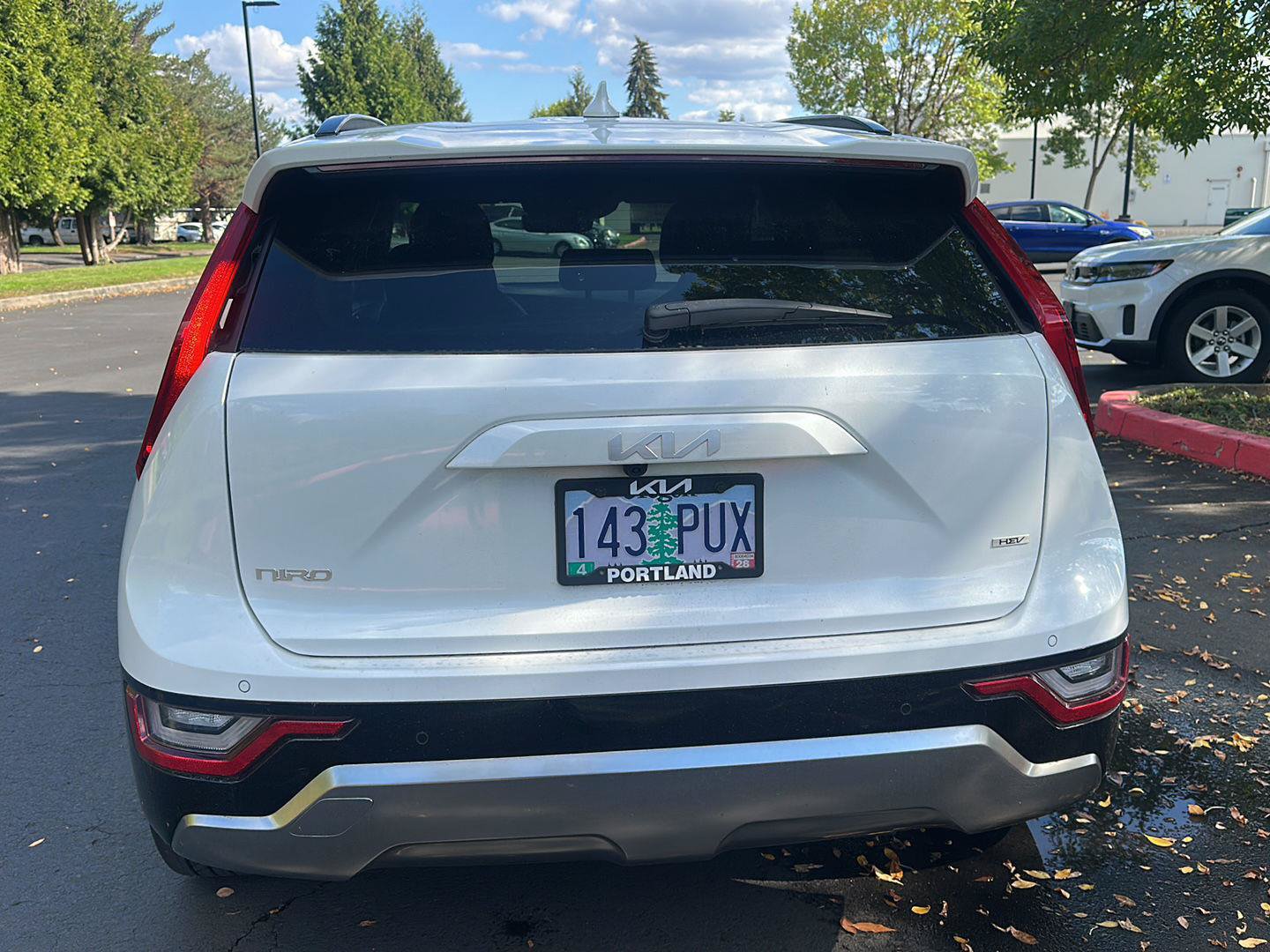 Used 2024 Kia Niro SX Touring FWD image 3
