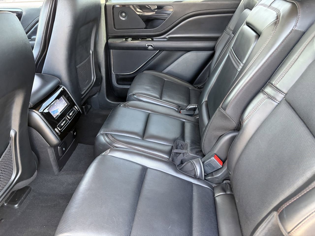 Certified 2022 Lincoln Aviator Reserve w/ Elements Package Plus RWD image 13