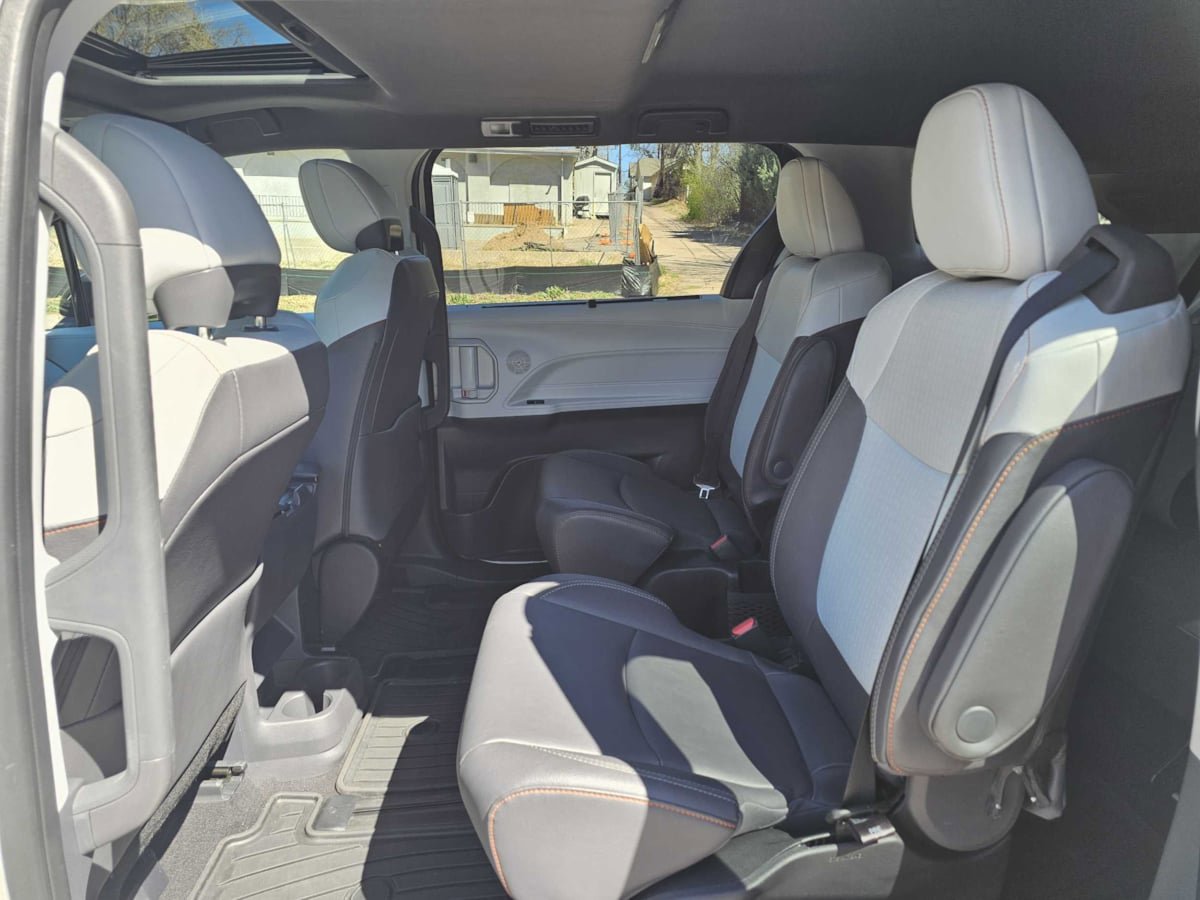 Used 2023 Toyota Sienna XSE w/ XSE Plus Package AWD/4WD image 25