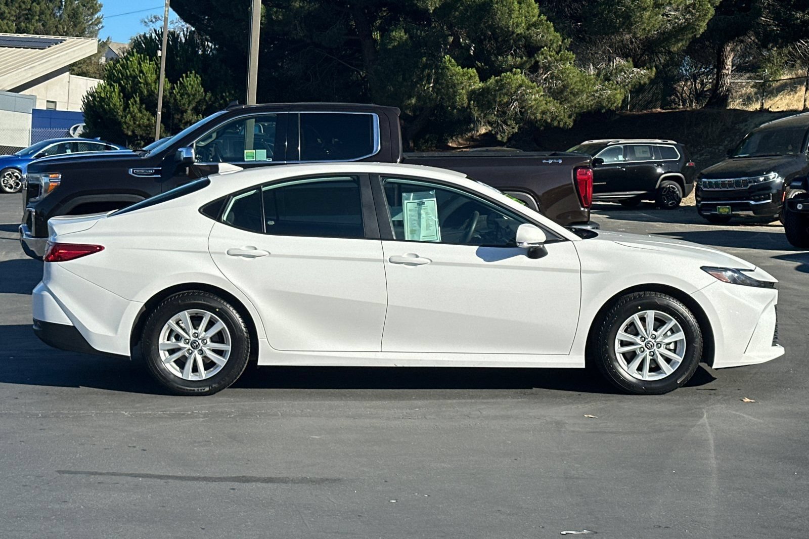 Used 2025 Toyota Camry LE FWD image 3