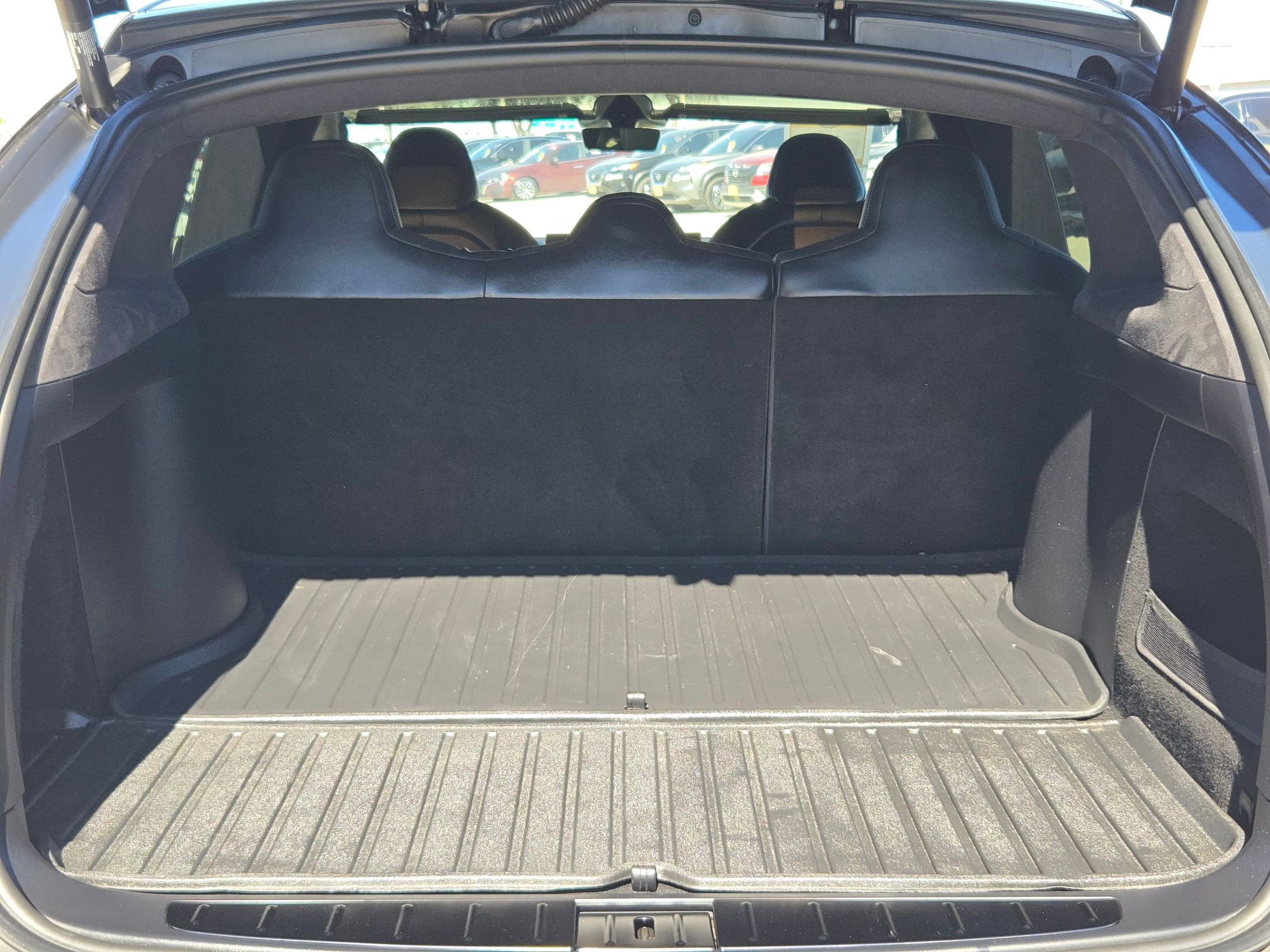 Used 2022 Tesla Model X image 23