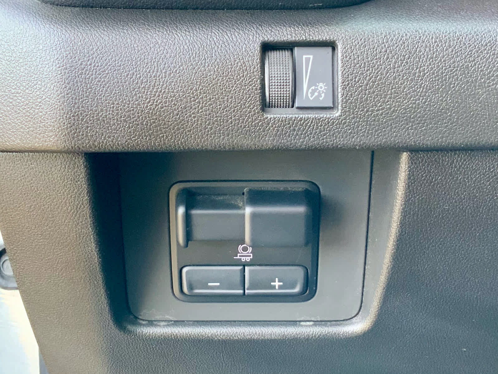 Used 2023 GMC Canyon AT4 w/ AT4 Premium Package image 54