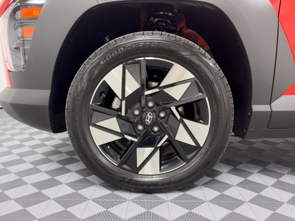 Used 2025 Hyundai Kona SEL AWD/4WD image 13