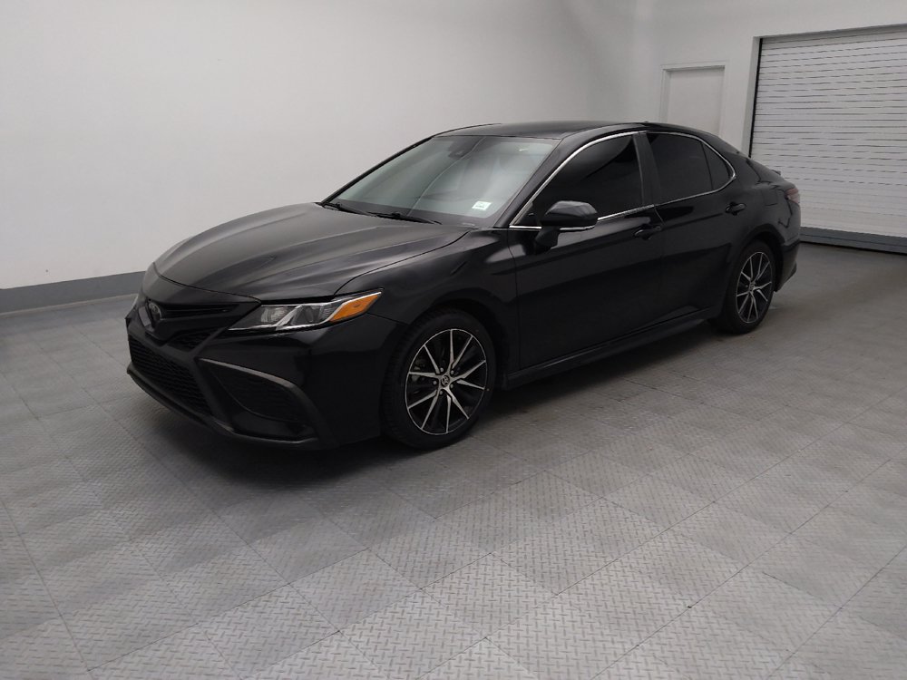 Used 2023 Toyota Camry SE FWD image 2
