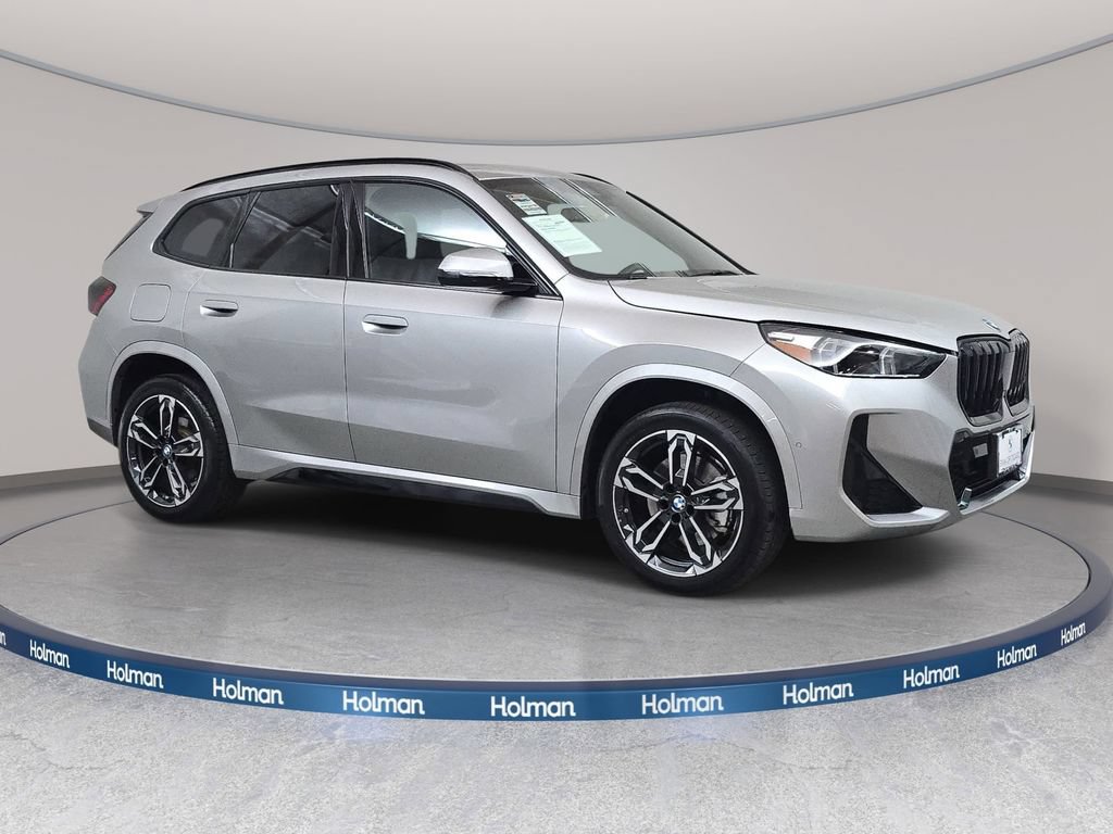 Used 2026 BMW X1 xDrive28i w/ M Sport Package AWD/4WD image 4