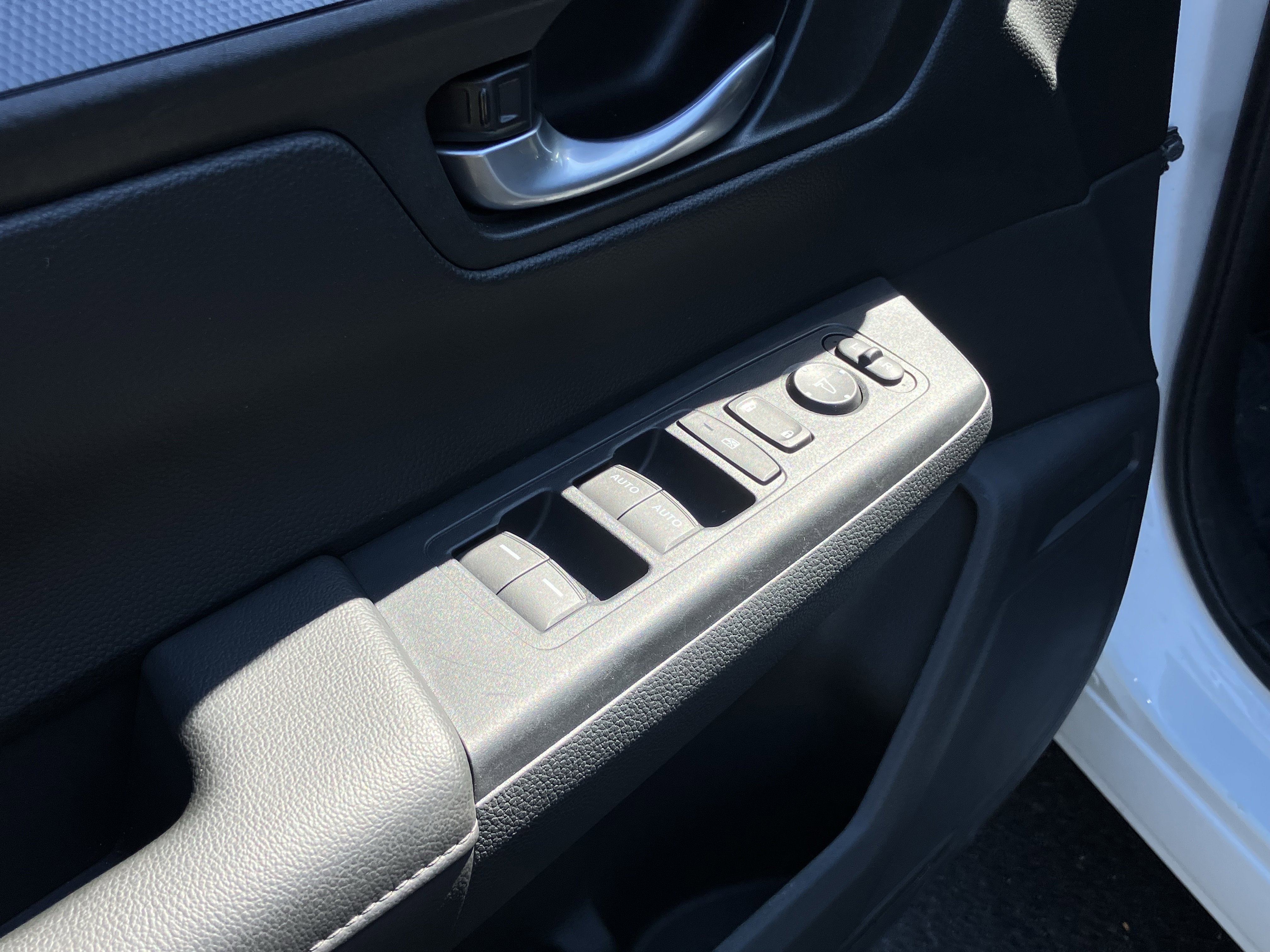 Used 2023 Honda CR-V EX image 14