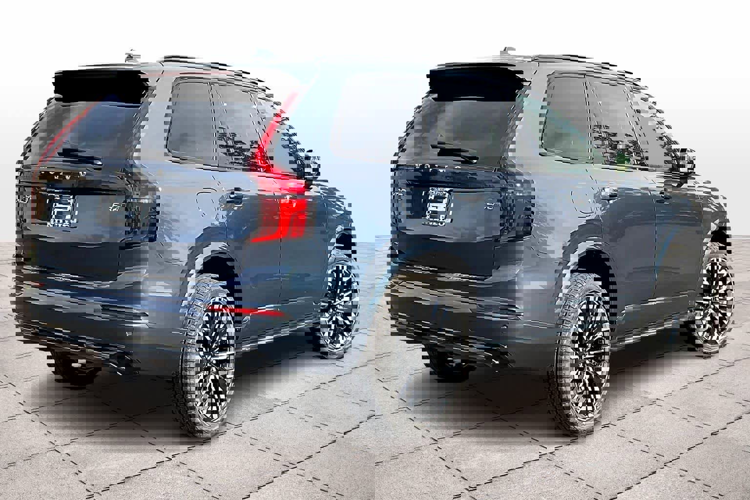 New 2026 Volvo XC90 B6 Ultra w/ Protection Package image 4