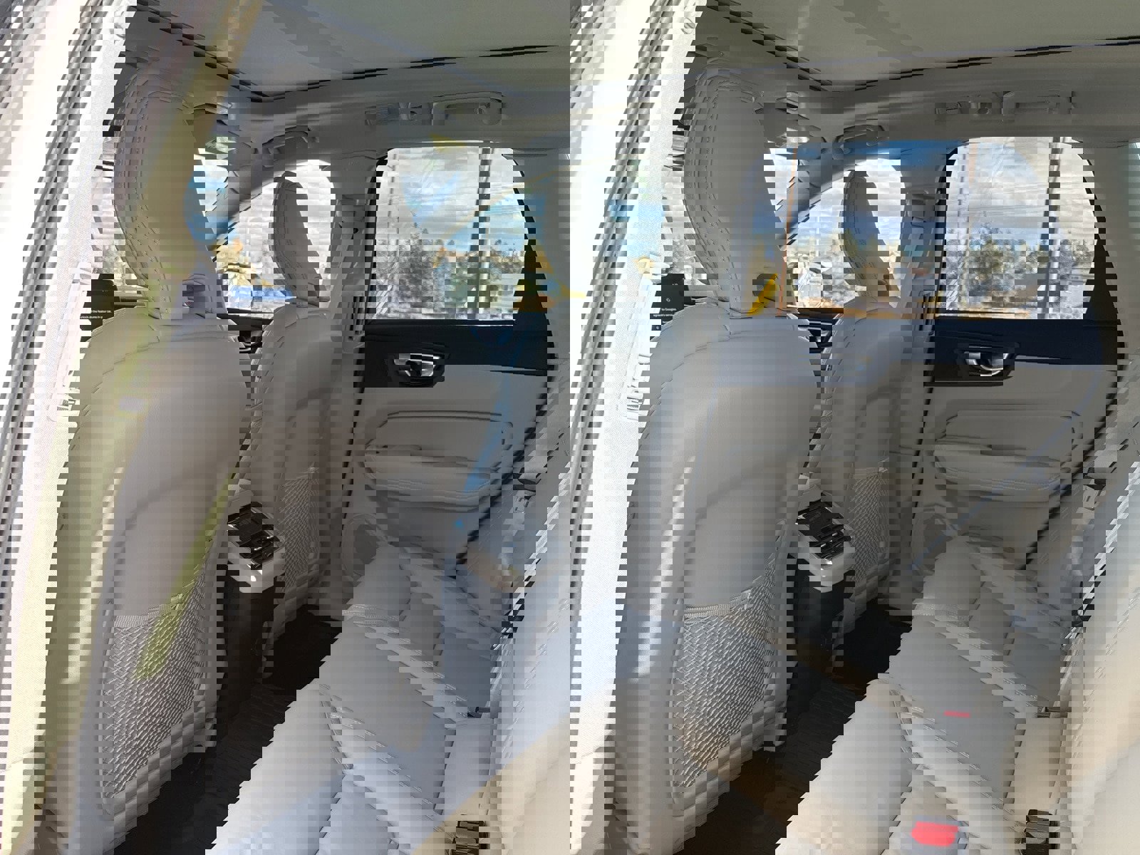 New 2026 Volvo XC60 B5 Ultra w/ Climate Package image 10