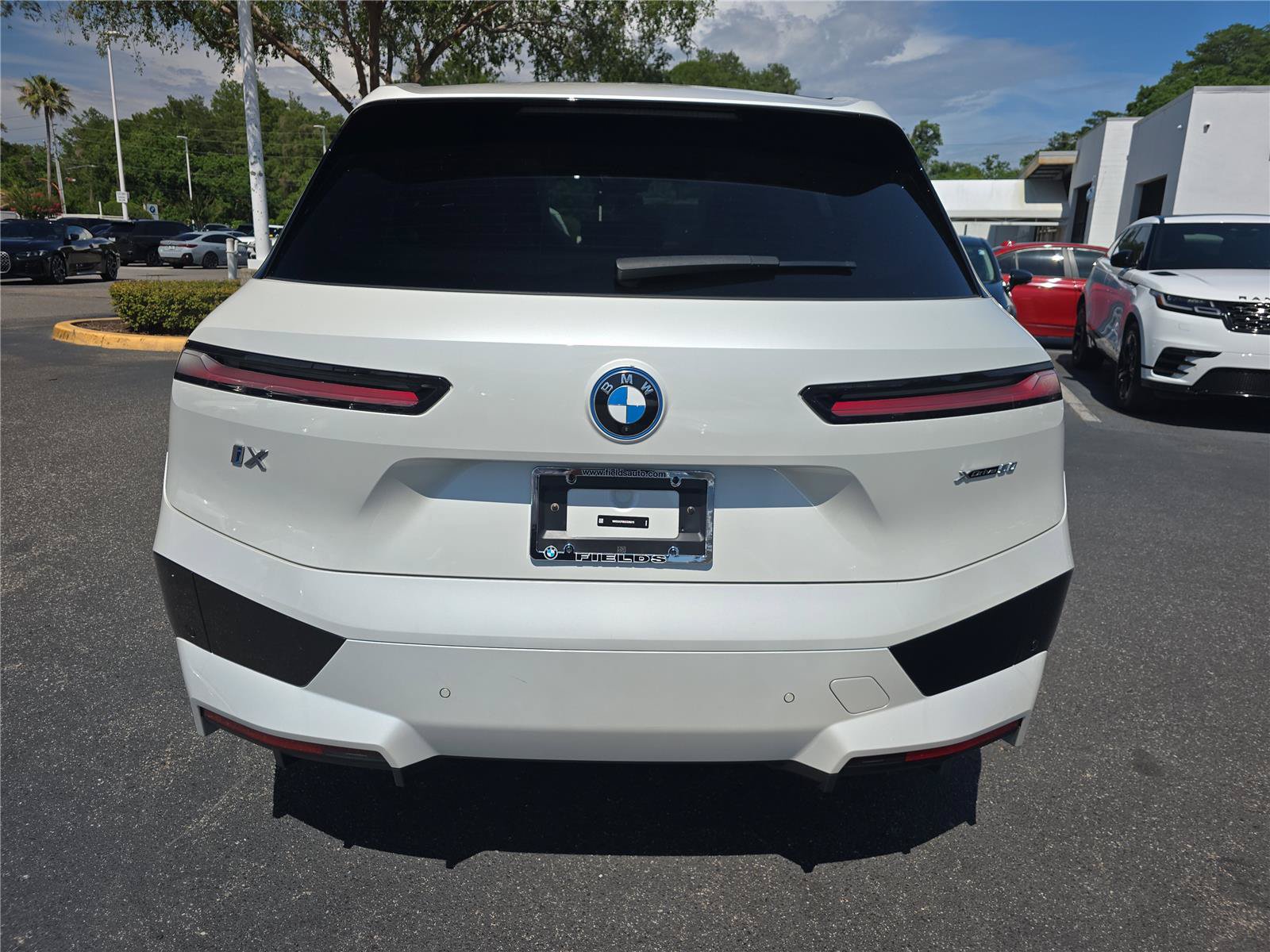 Used 2025 BMW iX xDrive50 AWD/4WD image 4