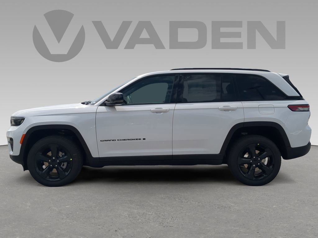 New 2025 Jeep Grand Cherokee Altitude image 4