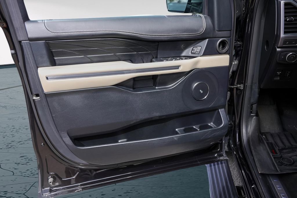 Used 2020 Ford Expedition Platinum image 29