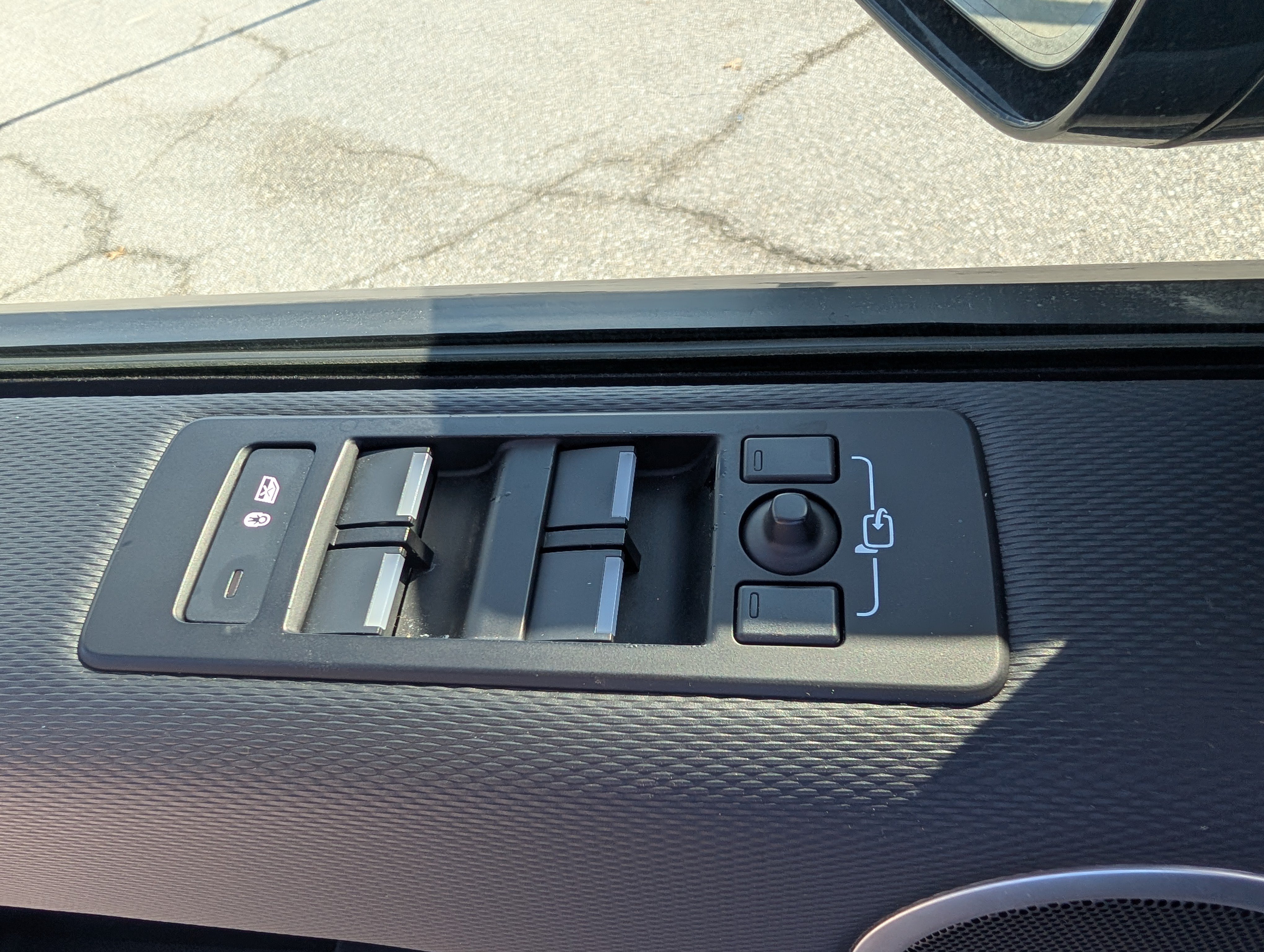 Used 2023 Land Rover Discovery S R-Dynamic AWD/4WD image 20