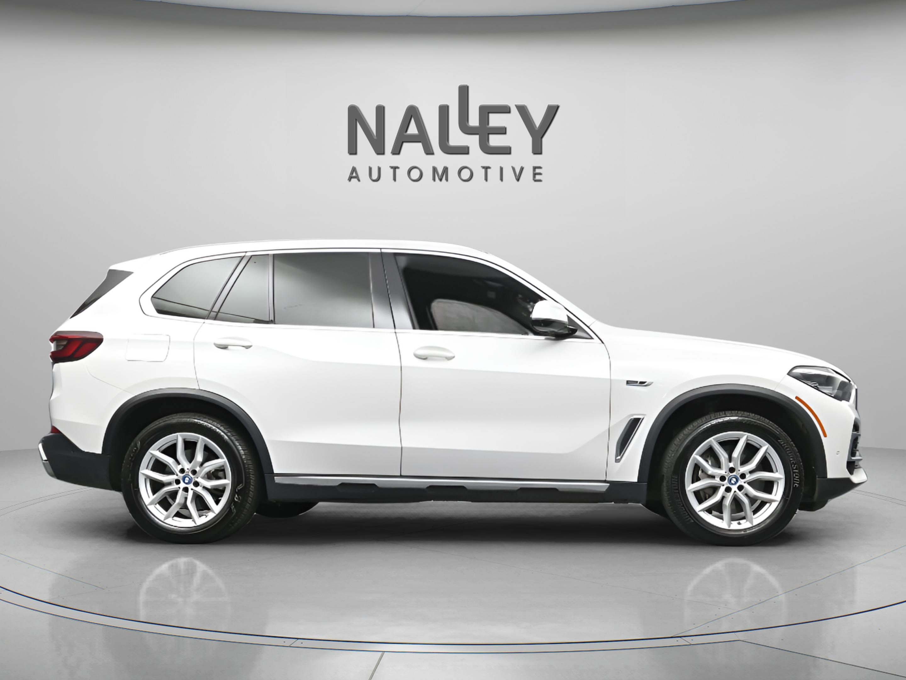 Used 2022 BMW X5 xDrive45e w/ Parking Assistance Package image 6